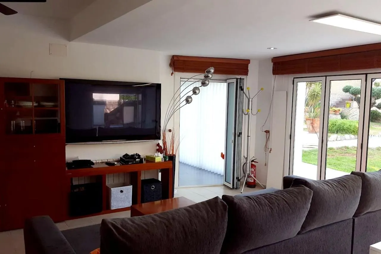 Spacious Tarragona Apartment with Pool
