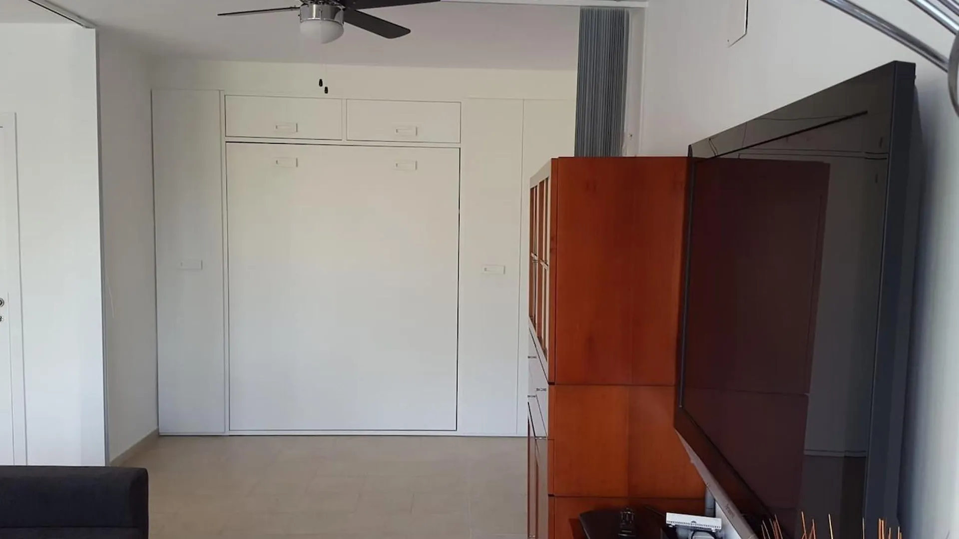 Spacious Tarragona Apartment with Pool 0*,