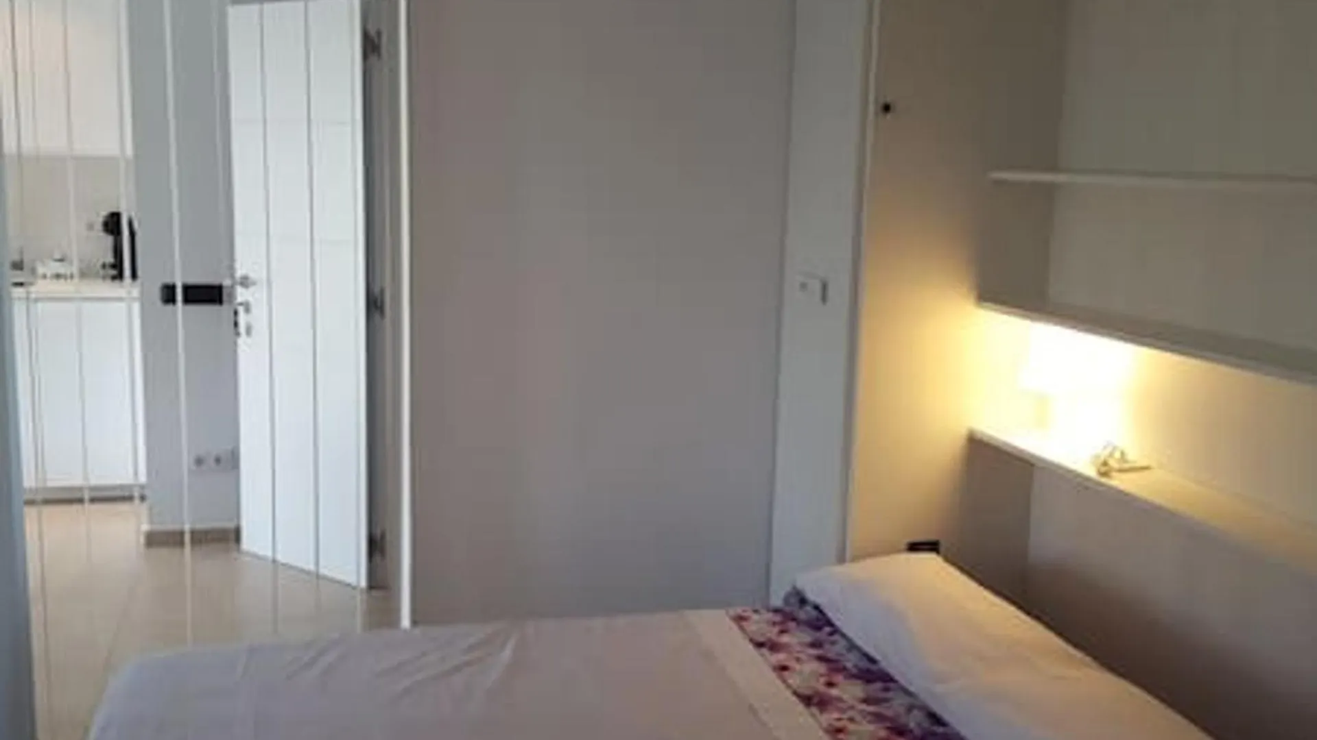 Spacious Apartment In Tarragona + Pool